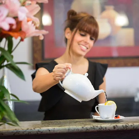 Western Lakmi Hotel 3*