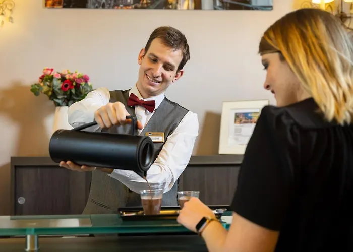 Hotel Western Lakmi 3*