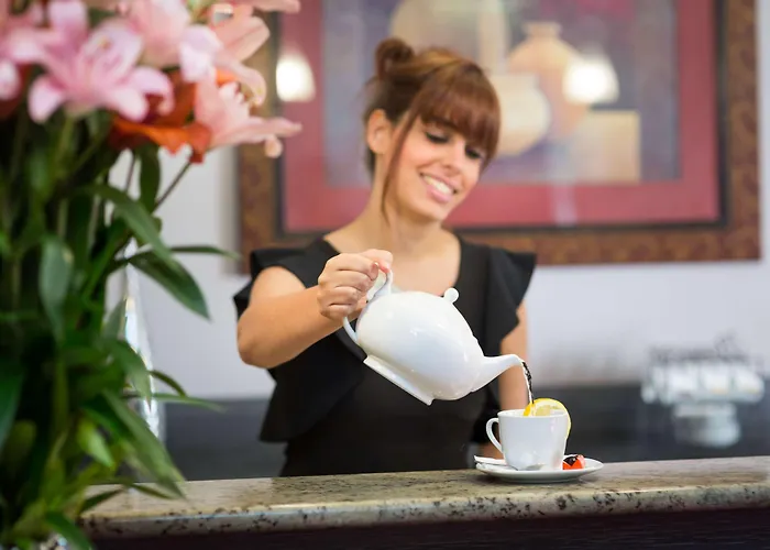 Western Lakmi Hotel 3*