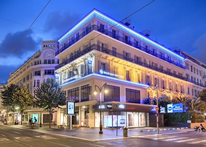 Hotel Western Lakmi 3*